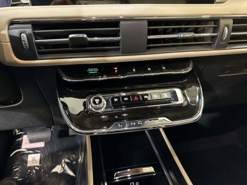 New 2026 Lincoln Corsair Premiere image 21