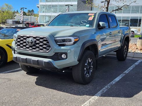 Used 2023 Toyota Tacoma TRD Off-Road w/ Black Out Package (TMS) AWD/4WD image 4