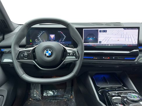 Used 2025 BMW 530i image 16
