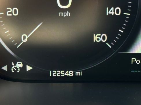 Used 2018 Volvo XC90 T5 Momentum w/ Convenience Package image 19