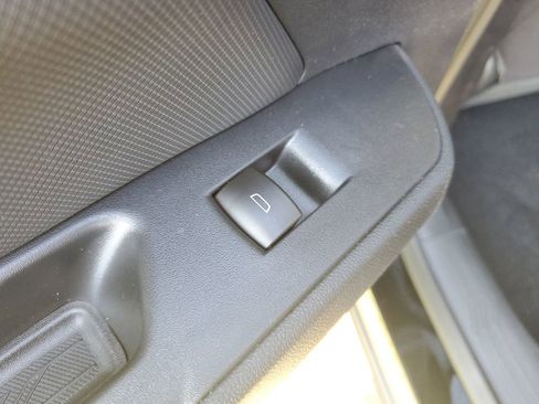 New 2026 Chevrolet Equinox EV LT image 15