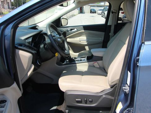 Used 2018 Ford Escape SE w/ Ford Safe & Smart Package AWD/4WD image 9