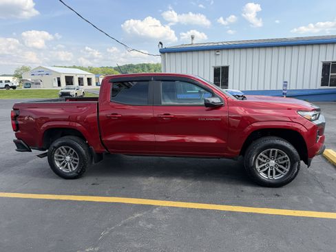 Used 2023 Chevrolet Colorado LT w/ LT Convenience Package III RWD image 7