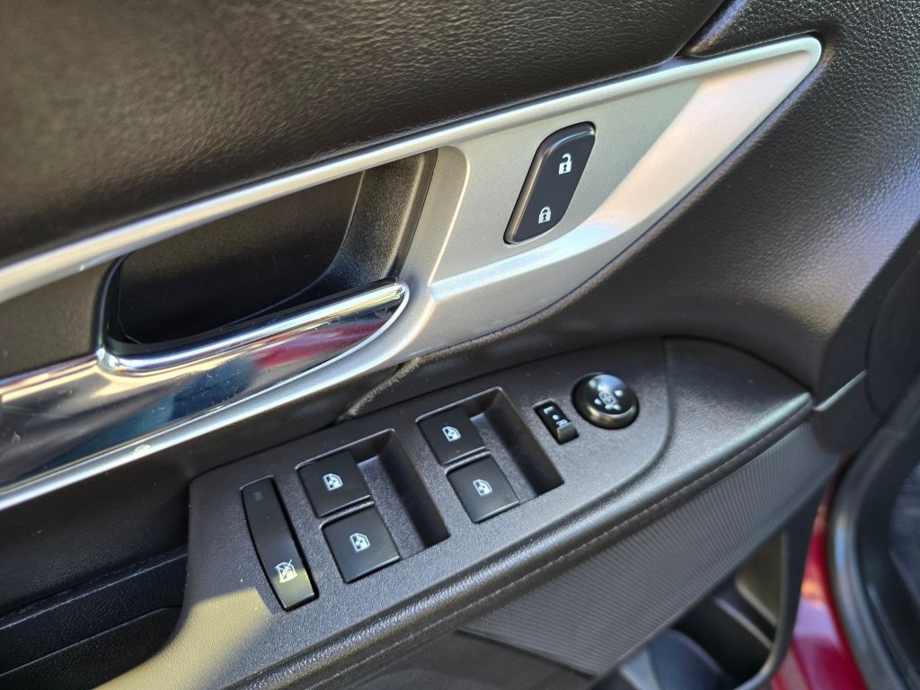 Used 2016 GMC Terrain SLE FWD image 28