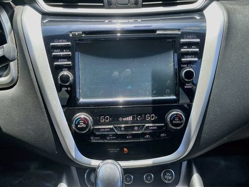 Used 2017 Nissan Murano Platinum w/ Platinum Technology Package FWD image 16