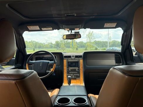 Used 2011 Lincoln Navigator 4WD w/ 101A Rapid Spec Order Code image 21