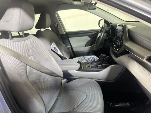 Used 2020 Toyota Highlander L AWD/4WD image 28