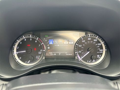 Used 2023 Toyota Highlander XLE image 12