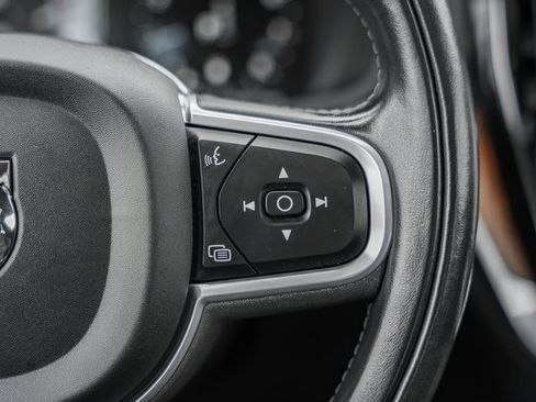 Certified 2022 Volvo S60 B5 Momentum w/ Premium Package image 26