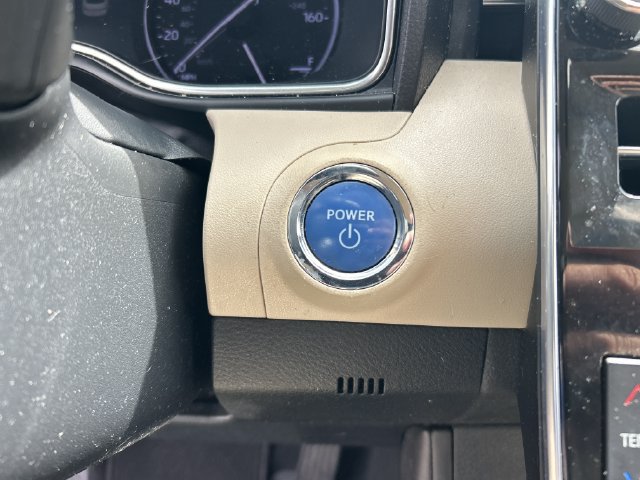 Used 2020 Toyota Avalon XLE w/ Moonroof Package FWD image 22