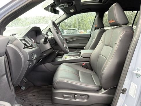 Used 2025 Honda Passport TrailSport image 11