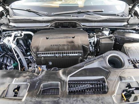 Certified 2025 Honda Pilot Elite image 27