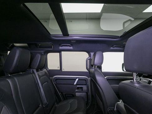 Used 2023 Land Rover Defender 110 X-Dynamic SE image 25
