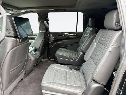 Used 2023 Cadillac Escalade ESV Sport Platinum w/ LPO, ONYX Package AWD/4WD image 26