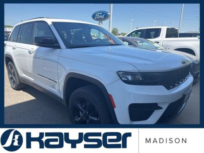 Used 2023 Jeep Grand Cherokee Altitude