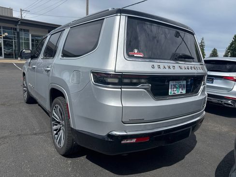 Used 2022 Jeep Grand Wagoneer Series III AWD/4WD image 6