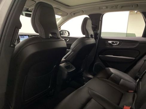 Used 2025 Volvo XC60 B5 Core image 19