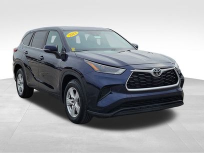 Used 2023 Toyota Highlander LE