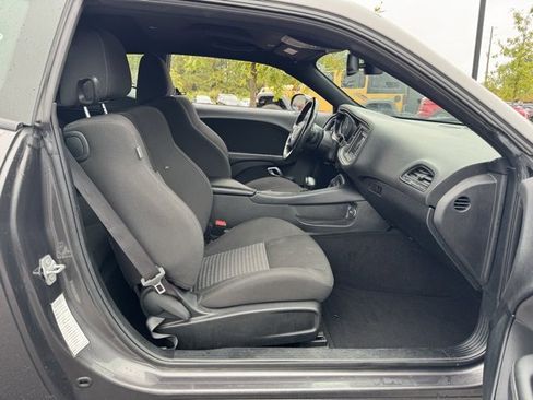 Used 2022 Dodge Challenger GT image 11