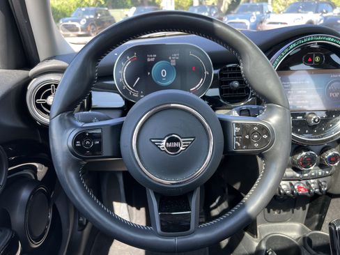 Used 2024 MINI Cooper 4-Door Hardtop FWD image 18