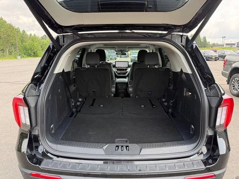 New 2026 Ford Explorer Active w/ Active Comfort Package AWD/4WD image 4