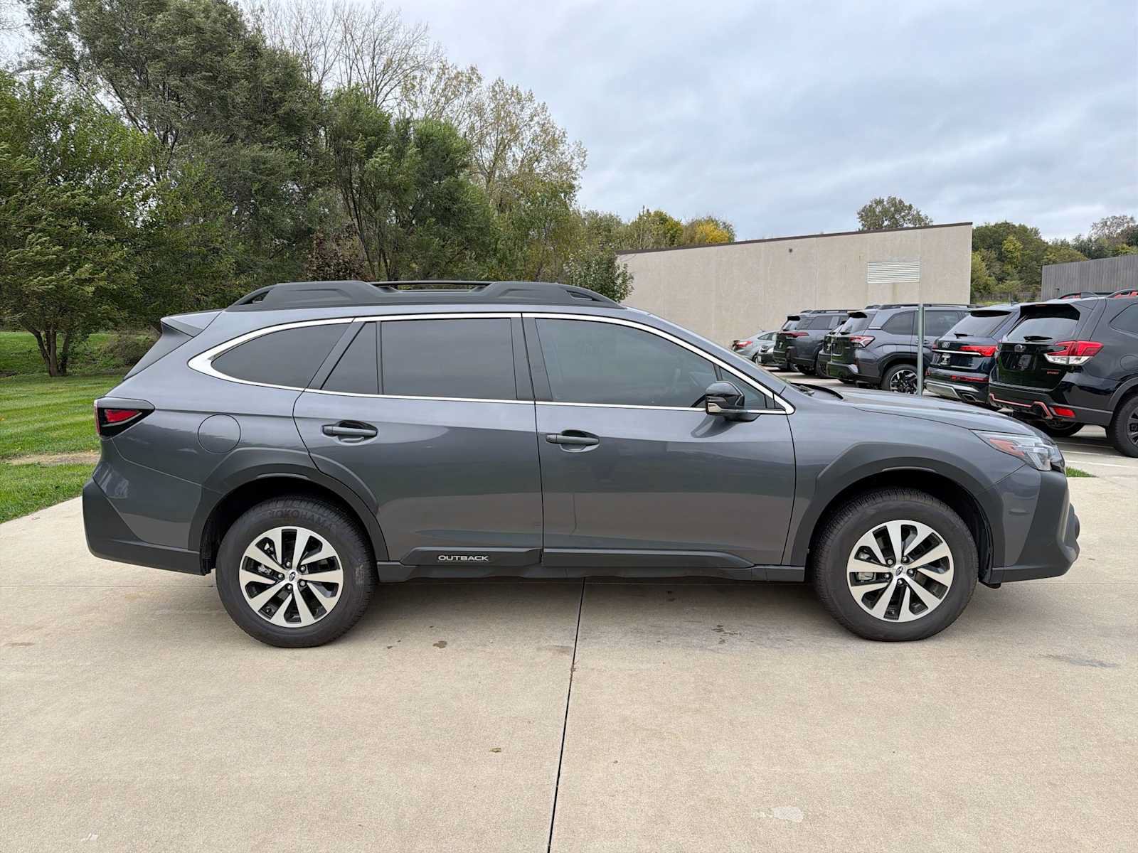 Certified 2025 Subaru Outback Premium AWD/4WD image 7