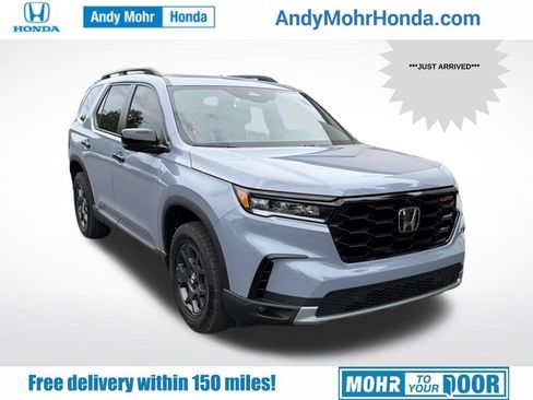 Used 2025 Honda Pilot TrailSport image 1