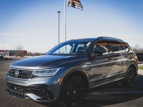 Used 2022 Volkswagen Tiguan SE R-Line image 19