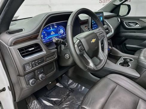 Used 2023 Chevrolet Suburban LT w/ LT Signature Plus Package RWD image 10