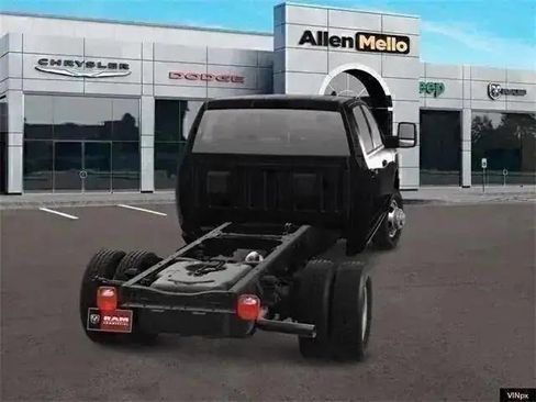 New 2024 RAM 3500 Tradesman image 32