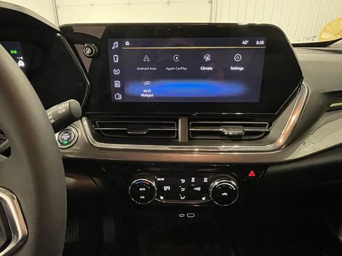 Used 2025 Chevrolet Trax ACTIV w/ Sunroof Package FWD image 34