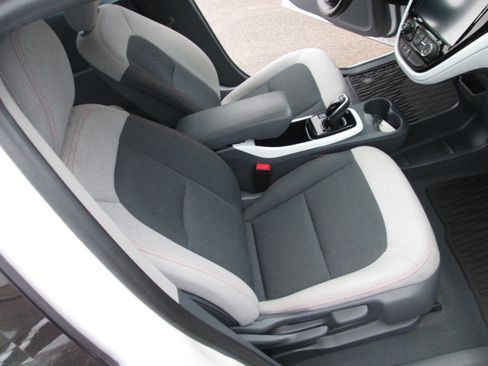 Used 2020 Chevrolet Bolt LT image 22