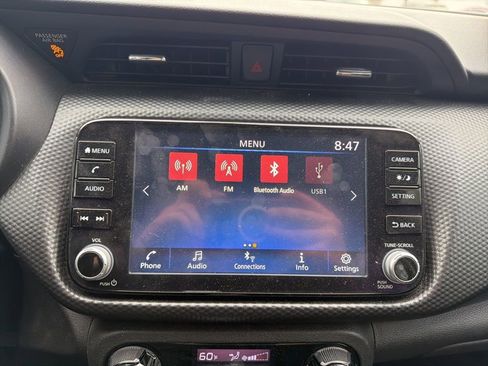 Used 2022 Nissan Kicks SV image 18