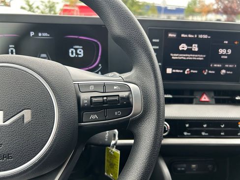 Used 2023 Kia Sportage LX image 19