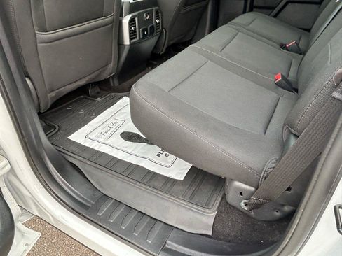 Used 2018 Ford F150 XLT w/ Equipment Group 302A Luxury AWD/4WD image 9