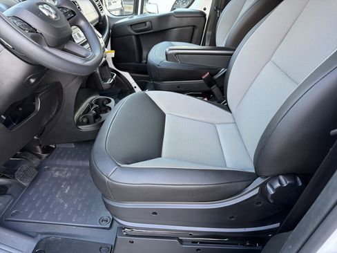 Used 2025 RAM ProMaster 3500 w/ Convenience Group image 10