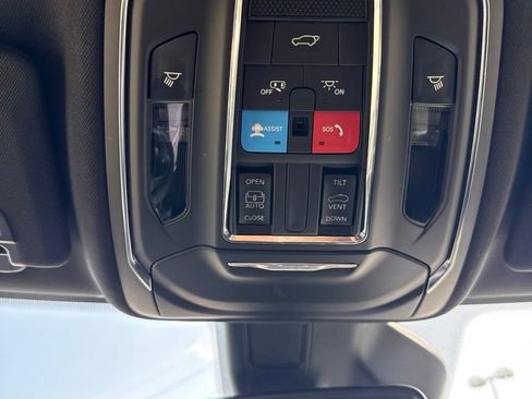 Used 2024 Jeep Grand Cherokee L Altitude AWD/4WD image 28