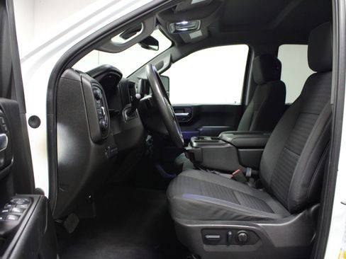 Used 2022 Chevrolet Silverado 2500 Custom w/ Custom Value Package AWD/4WD image 12