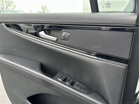 Certified 2022 Lincoln Nautilus Reserve image 31