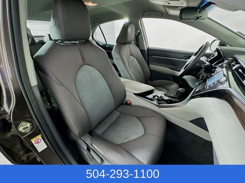 Used 2018 Toyota Camry LE image 24