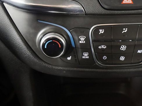 Used 2019 Chevrolet Equinox LT w/ Driver Convenience Package FWD image 43