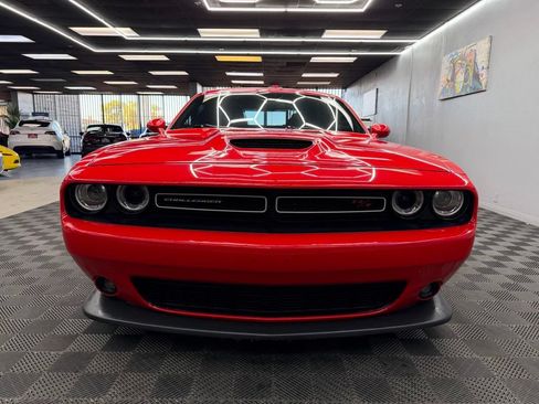 Used 2019 Dodge Challenger R/T RWD image 4
