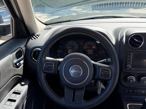Used 2014 Jeep Patriot High Altitude FWD image 24