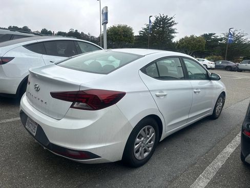 Used 2019 Hyundai Elantra SE w/ Cargo Package FWD image 8