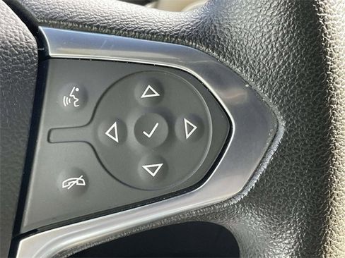 Used 2023 Chevrolet Traverse LS image 25