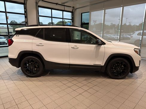 Used 2020 GMC Terrain SLE w/ Elevation Edition FWD image 6