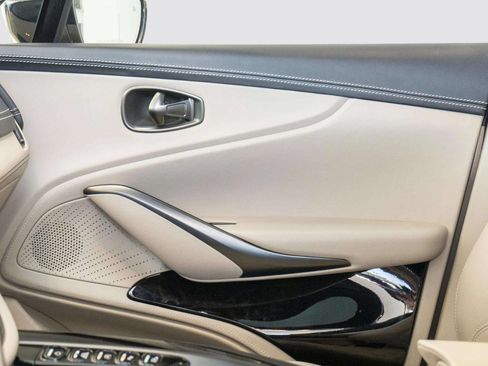 Used 2023 Aston Martin DBX AWD/4WD image 15