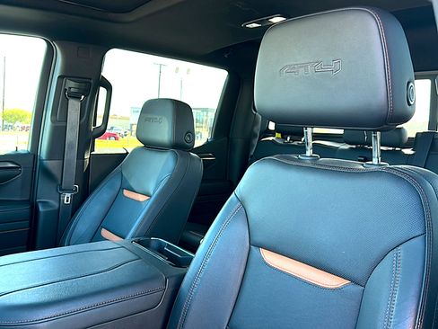 Used 2024 GMC Sierra 1500 AT4 w/ Technology Package AWD/4WD image 14