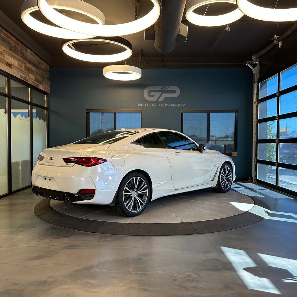 Used 2019 INFINITI Q60 3.0t Luxe AWD/4WD image 3