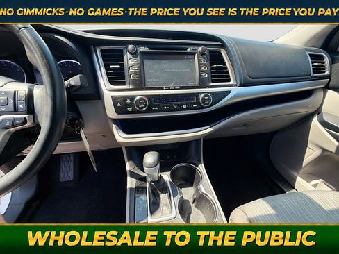 Used 2018 Toyota Highlander Plus AWD/4WD image 27
